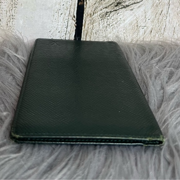 LOUIS VUITTON - taiga long wallet - Picture 6 of 11